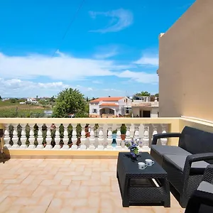 https://apartamentos-paradise-fuseta.hotelaalgarve.com